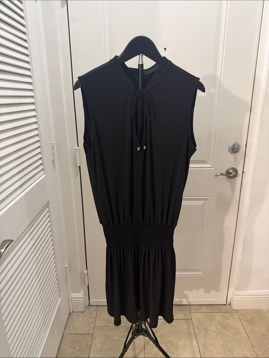 Dresses & Skirts - Elegant Black Sleeveless Dress